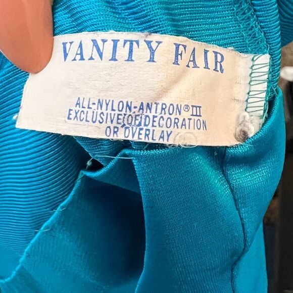 Vintage Vanity Fair‎ Nylon Robe - Picture 7 of 7